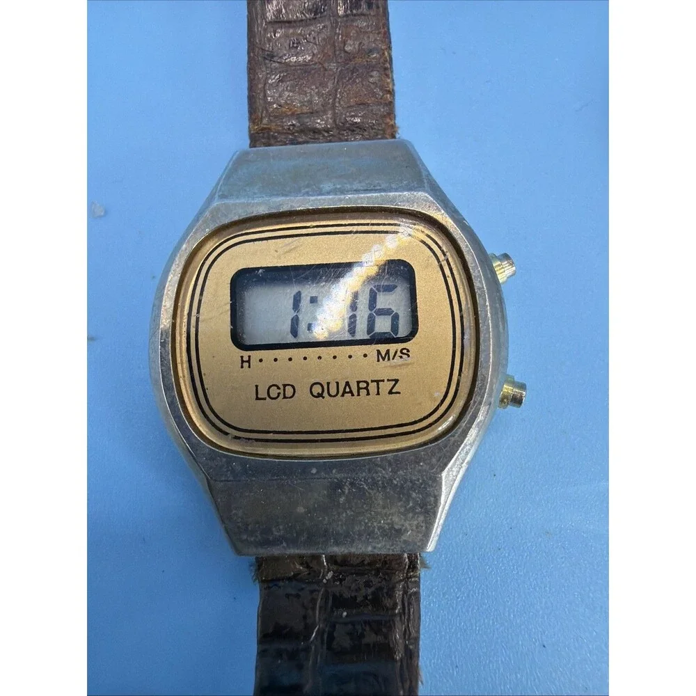 Vintage 1980s Digital LCD Quartz Watch – Retro Chrome & Gold Tone (Working)